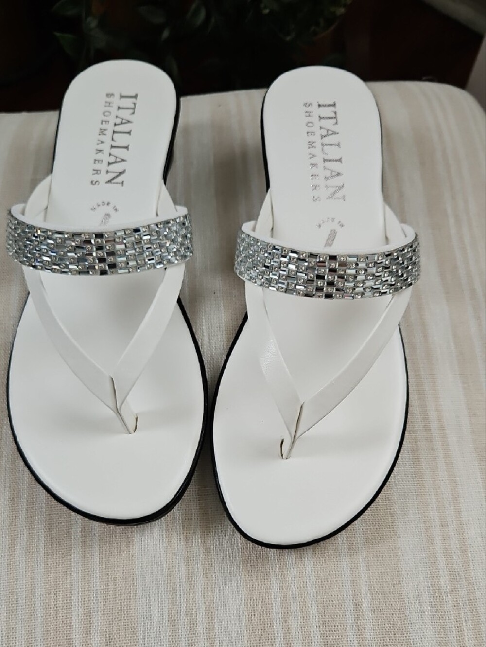 NIB Italian Shoemakers White Rhinestone Thong Wedge Sandals - Picture 6 of 8